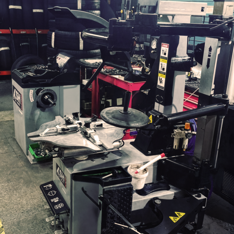 "Neumáticos de calidad en Murcia - Buenas Ruedas" Neumáticos seminuevos revisados norma UNE 68051 Murcia, Cambio neumáticos taller Buenas Ruedas Murcia